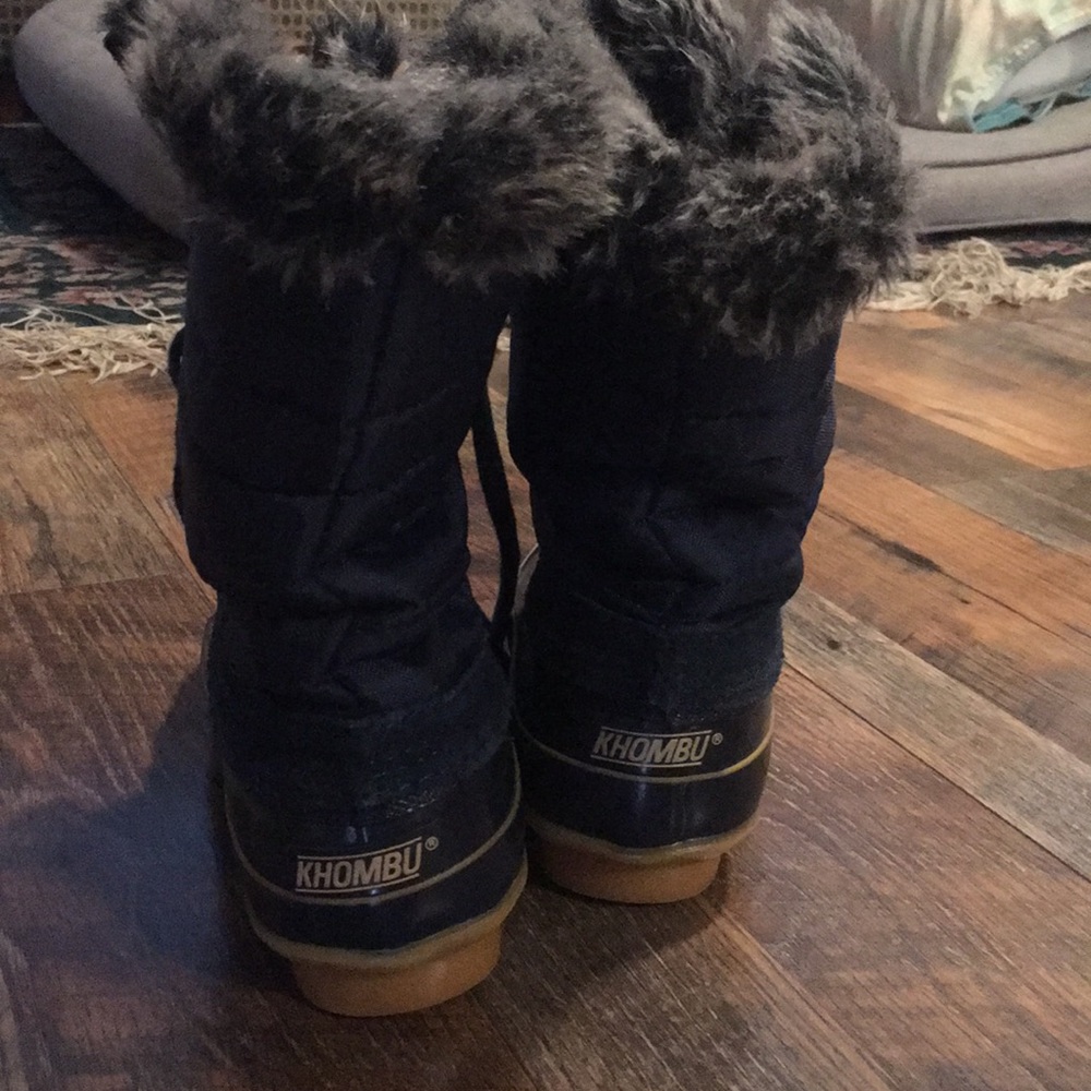 Navy Khombu boots